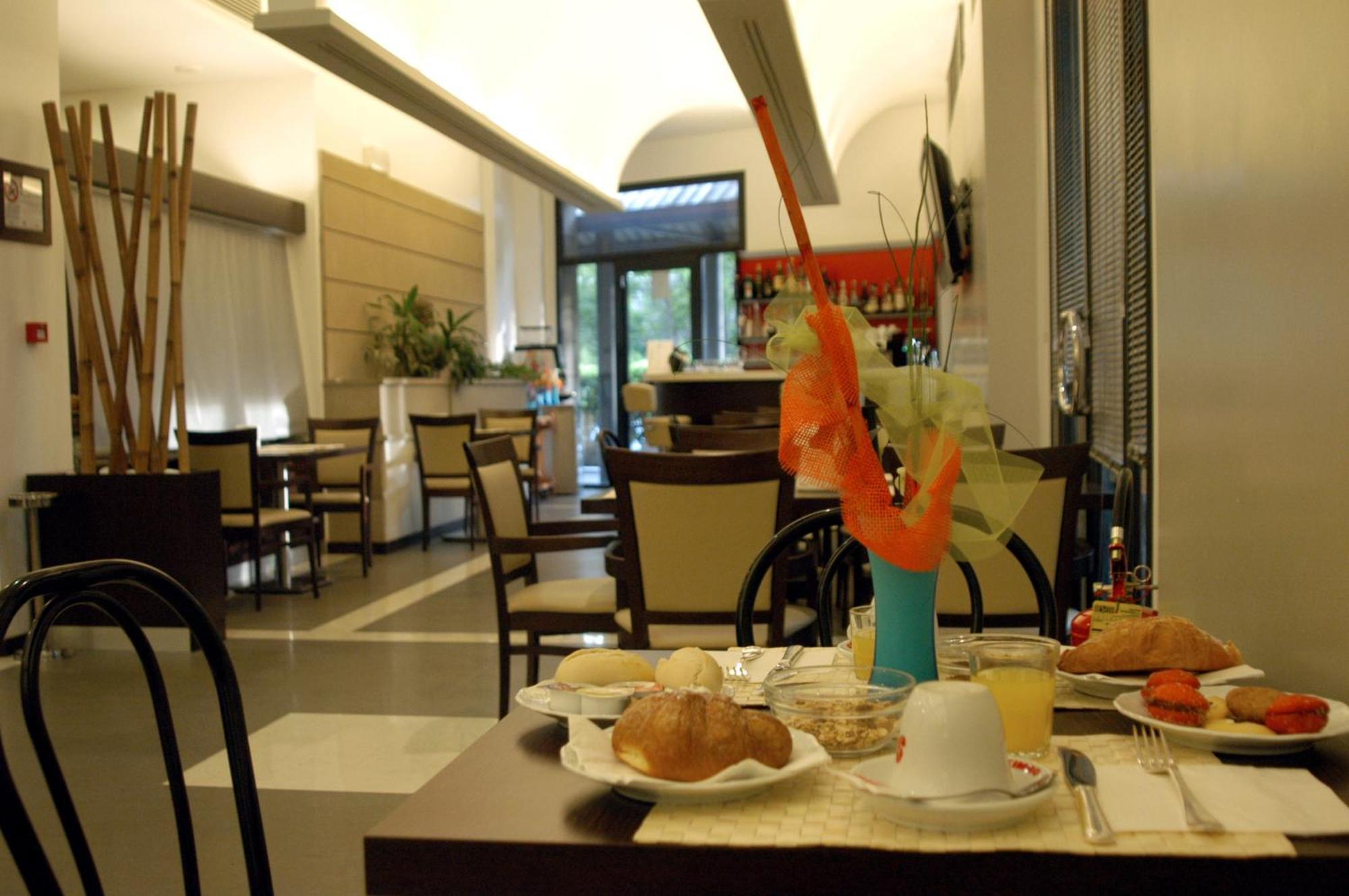 Hotel Fiera Wellness & Spa โบโลญญา ภายนอก รูปภาพ